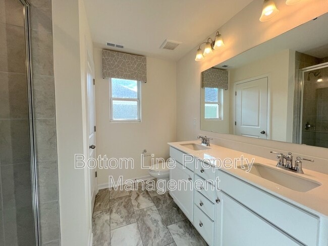 Building Photo - 3661 Secrest Lndg