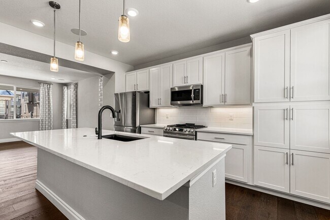 Building Photo - Beautiful Home in Commerce City!