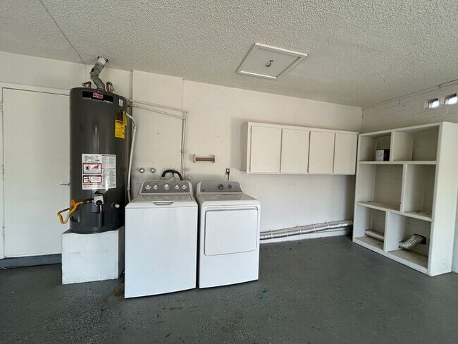 Building Photo - 1932 E Loyola Dr