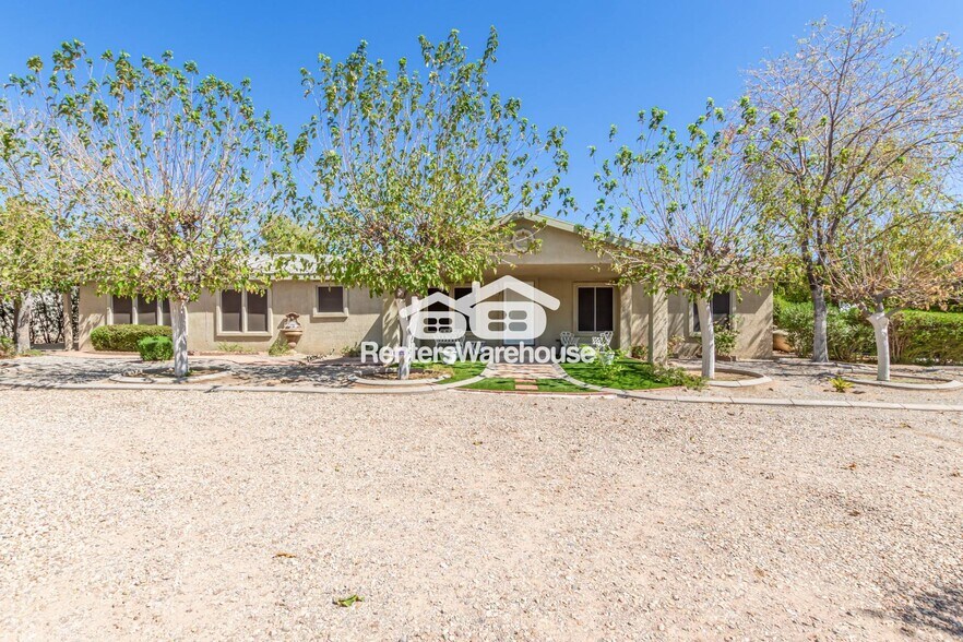 Building Photo - 29319 N 203rd Ave