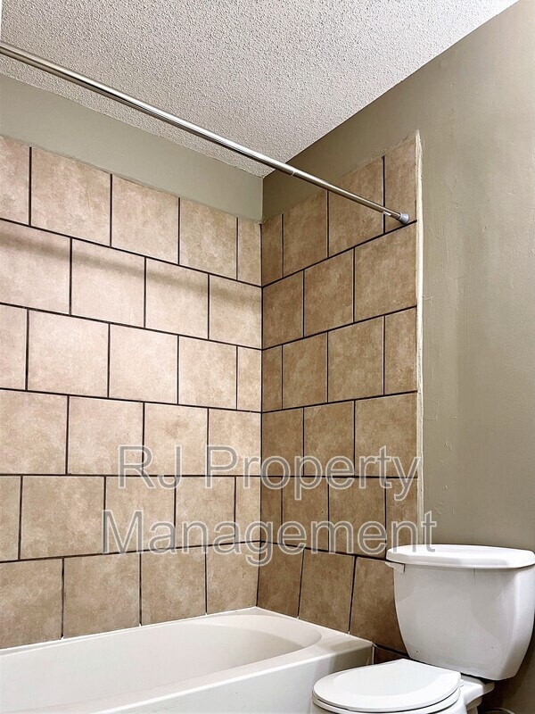 Building Photo - 4615 Addington Dr