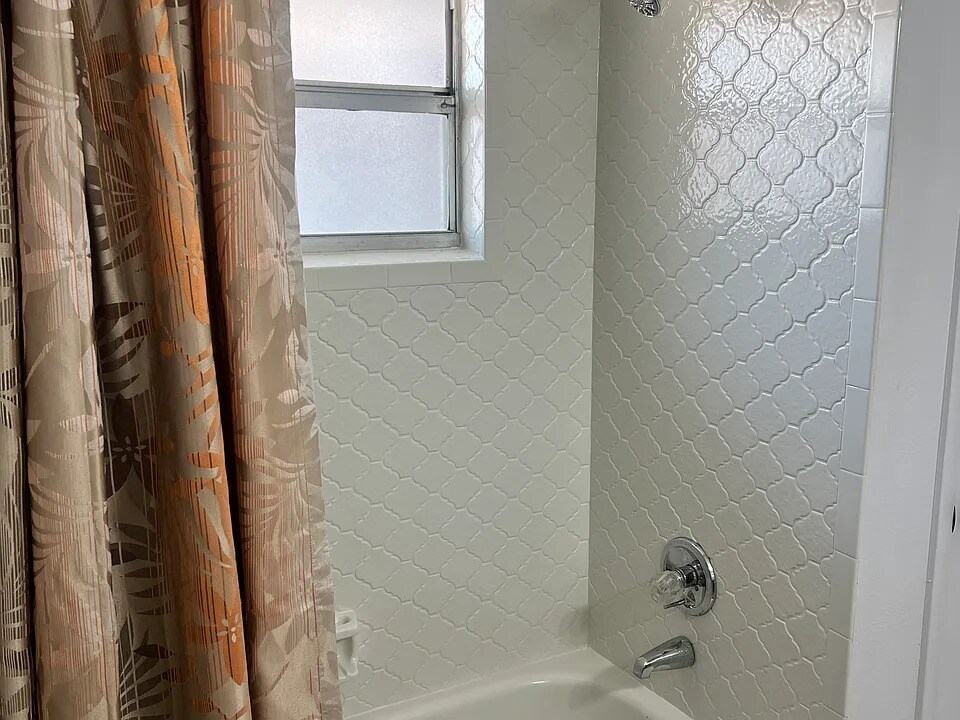 Building Photo - 7414 San Carlos Dr