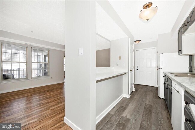 Building Photo - 615 Himes Ave