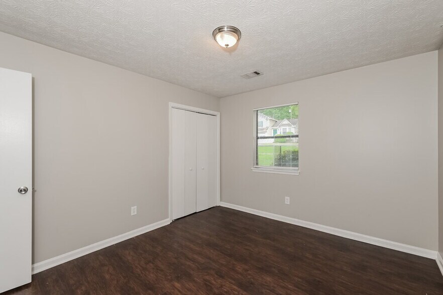 Building Photo - 488 Carillon Ln