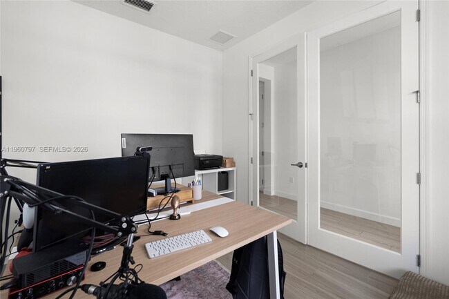 Building Photo - 13461 SW Bally Dr