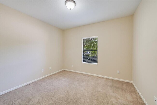 Building Photo - 14711 Longbranch Dr