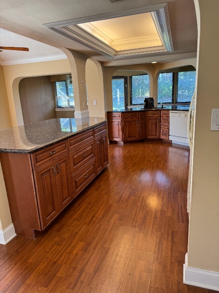 Building Photo - 2815 Countrybrook Dr