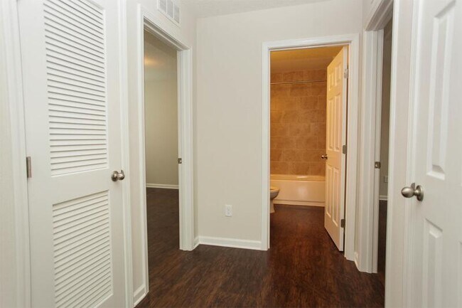 Building Photo - 8207 Highfield Ave