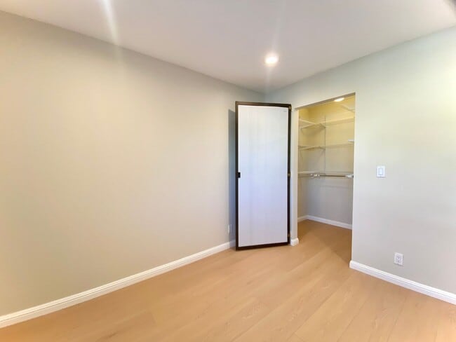 Building Photo - Gorgeous 4-bedroom Home Located in Cameron Hills Neighborhood of Fremont!