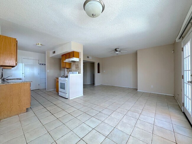 Building Photo - East El Paso 3 bed Refrig A/C!