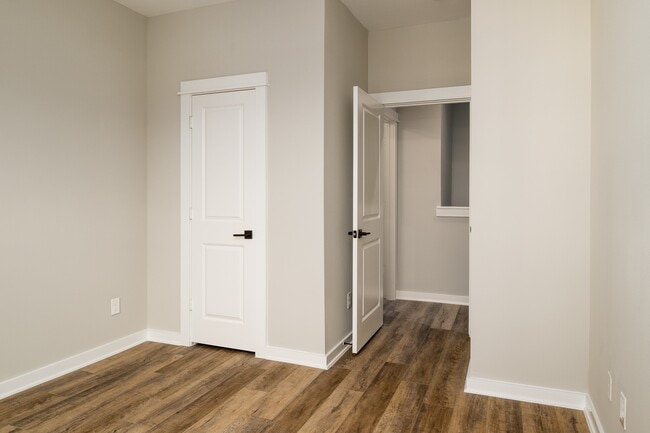 Building Photo - 417 Stonework Garden Ln