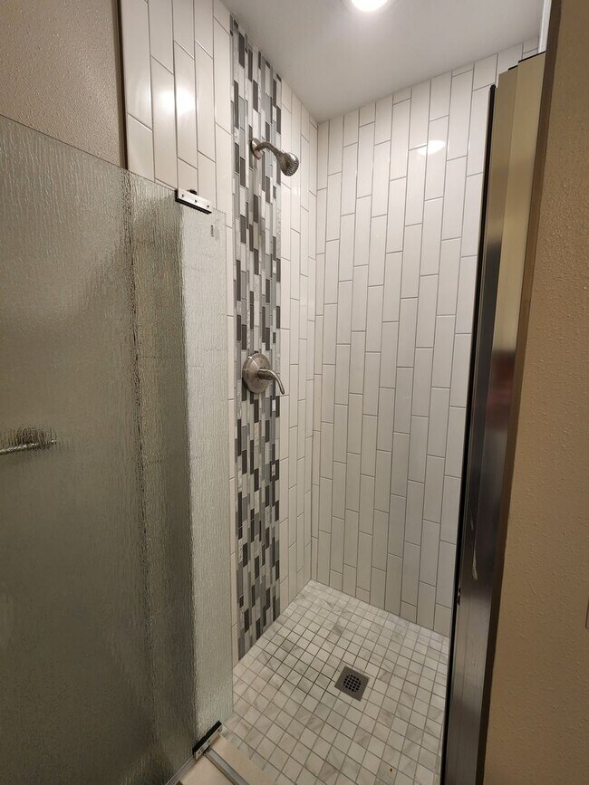 Building Photo - Stunning 2 Bedroom 2 Bathroom Home In Paye...