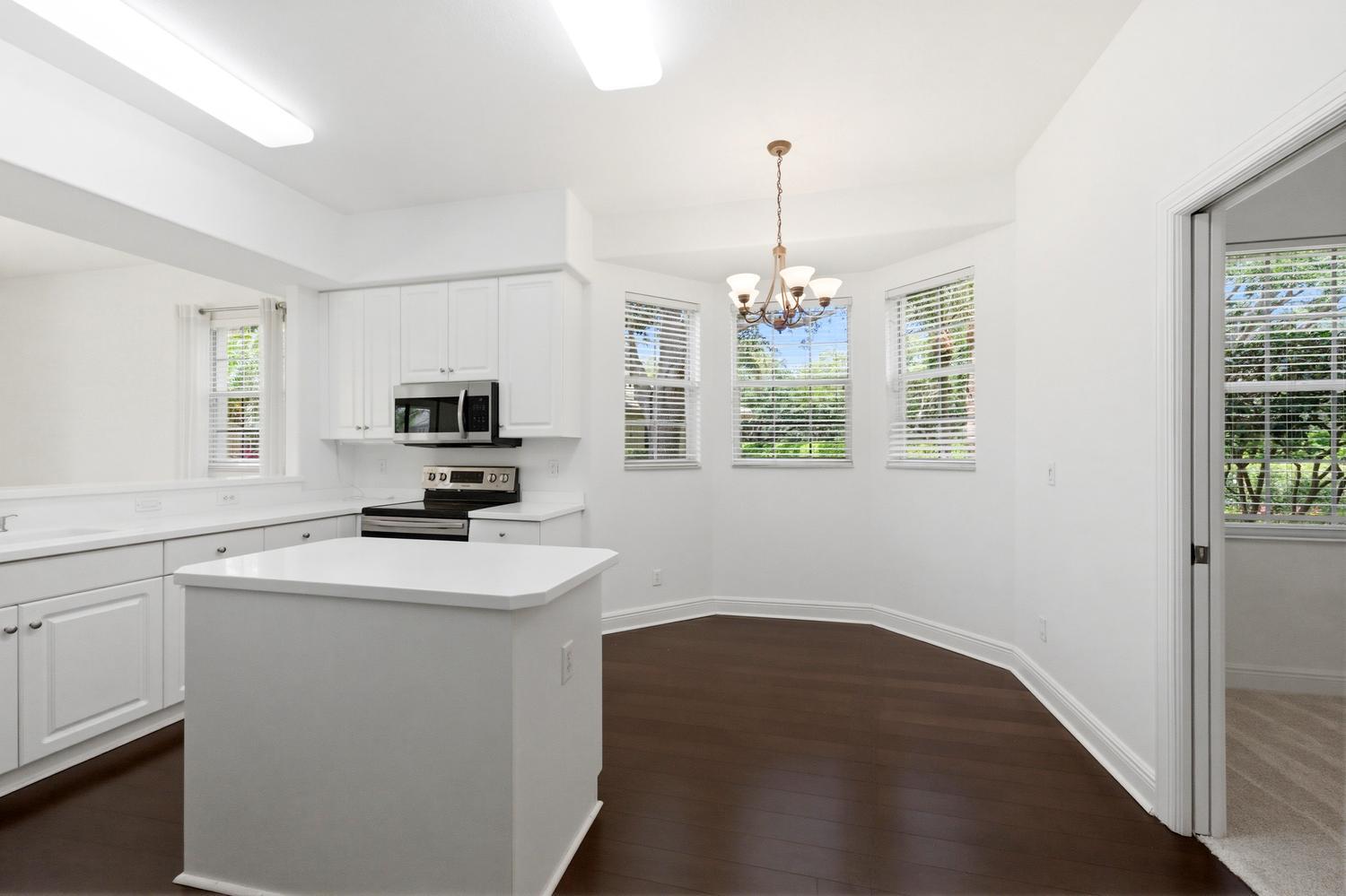 Building Photo - 658 Vintage Reserve Cir
