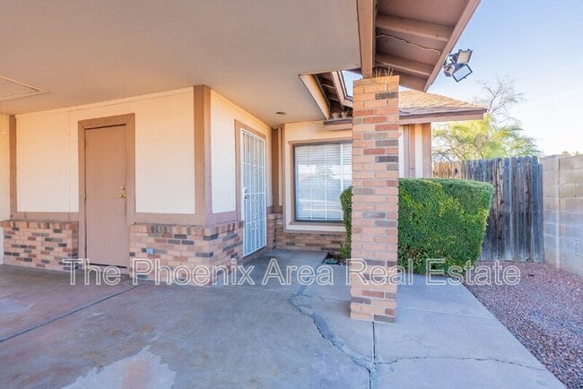 Building Photo - 3206 E Calypso Ave