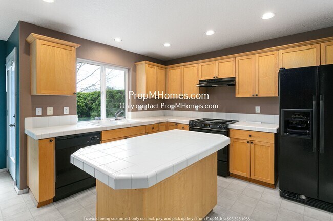 Building Photo - Colorful Four Bedroom Home In Bethany W/ Spacious Backyard!