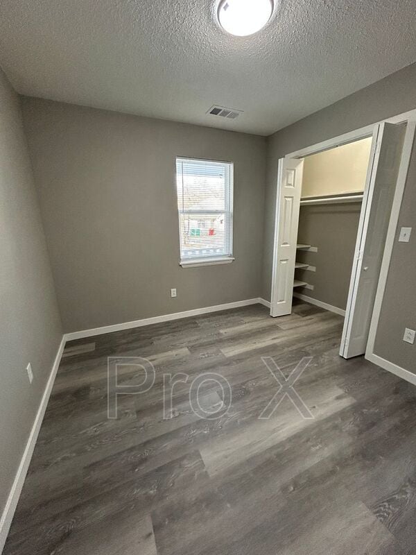 Building Photo - 516 E Park St