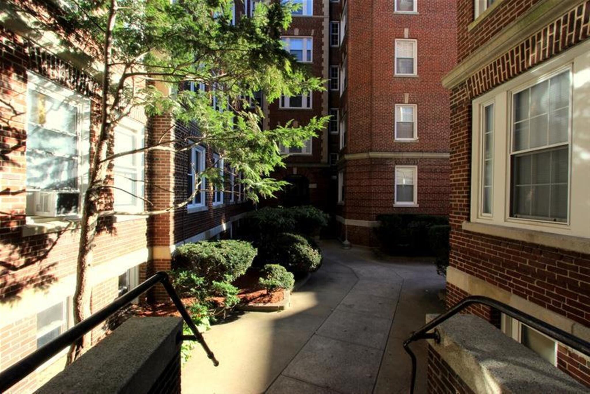 Building Photo - 4 Craigie Cir