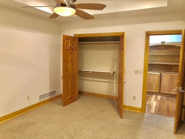 Building Photo - 905 Alley A