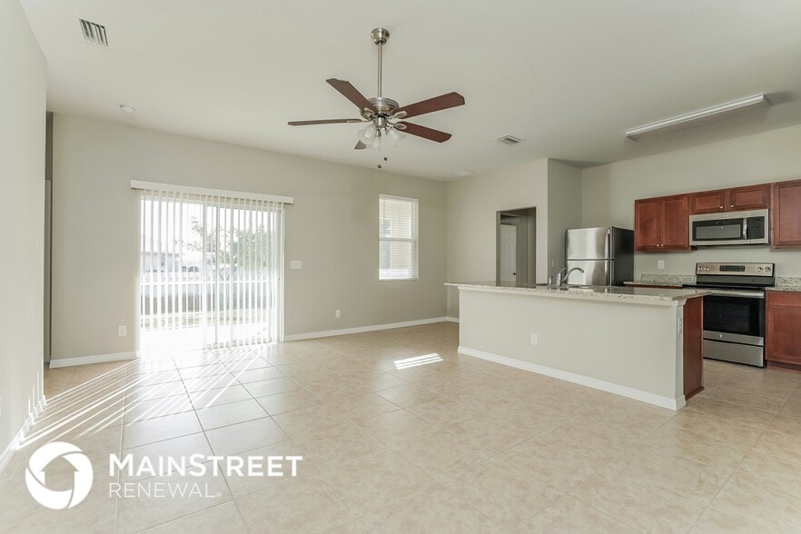 Building Photo - 1137 NW 19th Ave