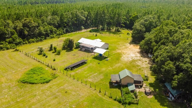Building Photo - 390 Bob Brooks Rd