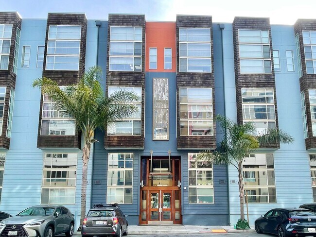 Primary Photo - HUGE 2 Level 2br/1.5Ba Loft, High Ceilings...