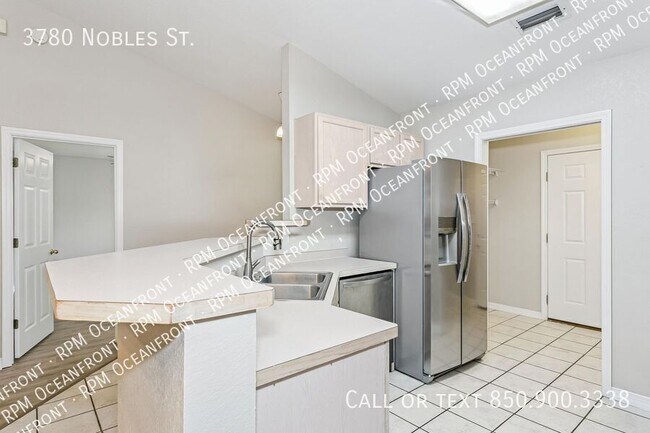 Building Photo - 3780 Nobles St