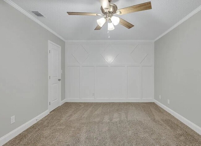 Building Photo - 812 Spanish Oak Dr