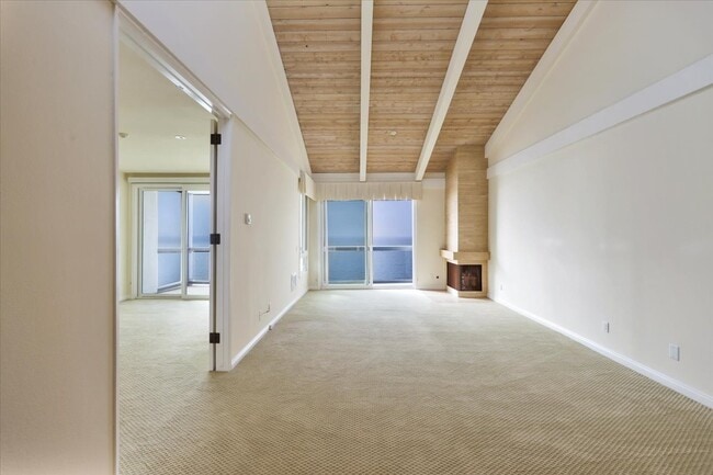 Building Photo - 575 Esplanade