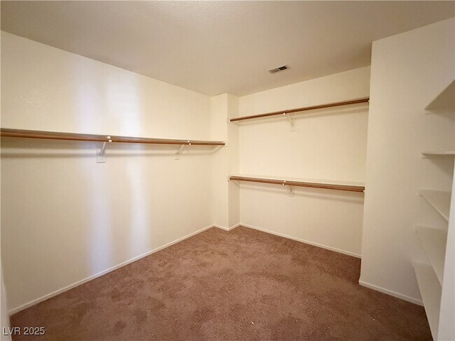 Building Photo - 7761 Locke Haven Dr