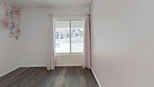 Building Photo - Beautiful 3/bedroom home in Canyon Country !