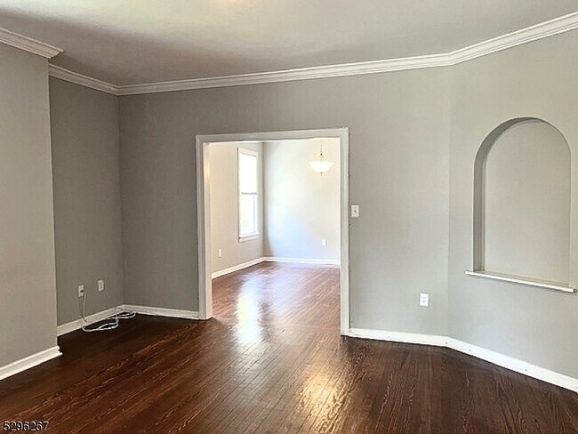 Building Photo - 200 Roseland Ave