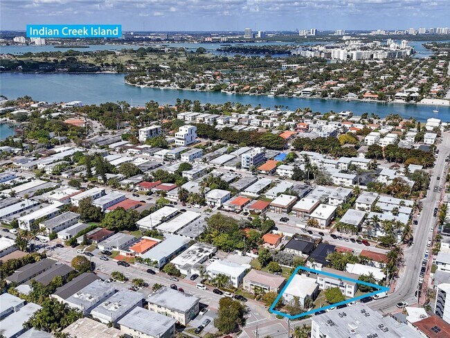 Building Photo - 8110 Crespi Blvd