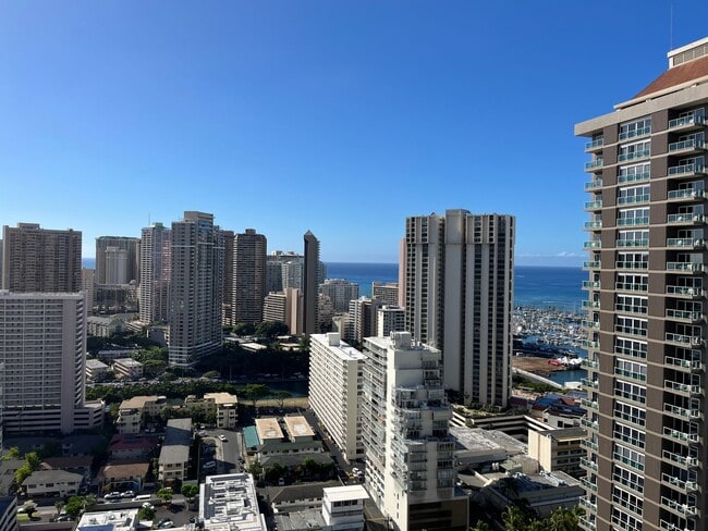 Building Photo - Kapiolani Residence Condo - 2 bedrooms, 2 ...
