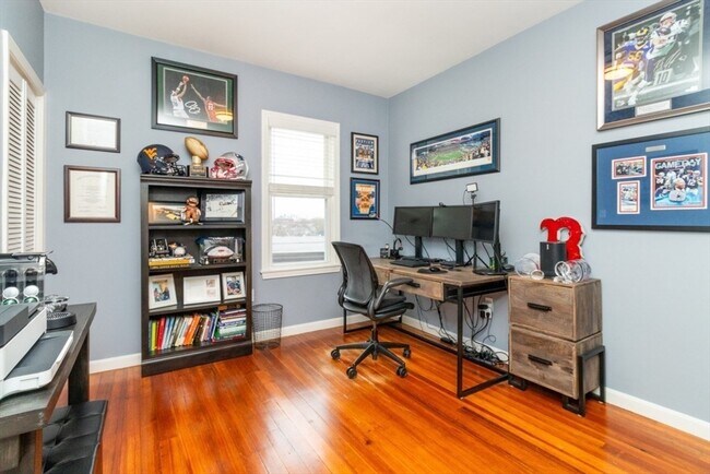 Building Photo - 7 Rowell St