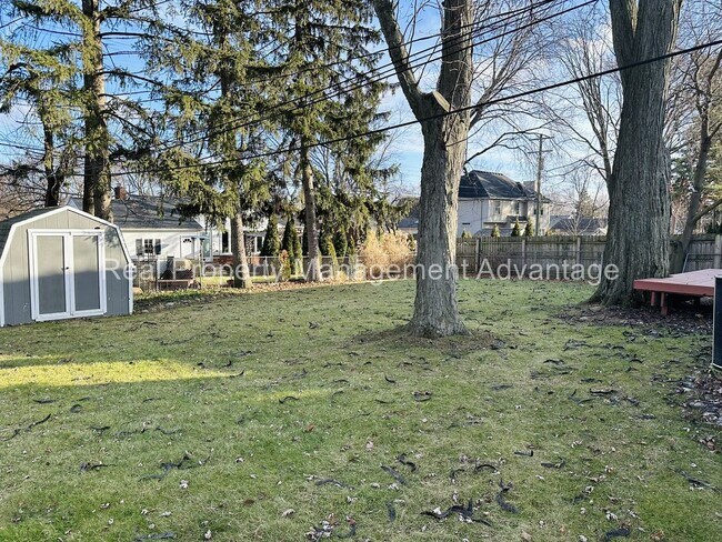 Building Photo - Charming 3-Bedroom Ranch minutes from Woodward Ave, Birmingham, and Berkley!