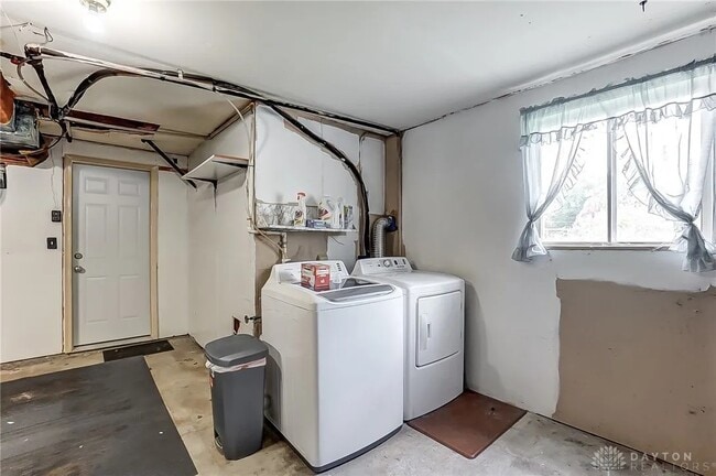 Building Photo - 20 W Funderburg Rd