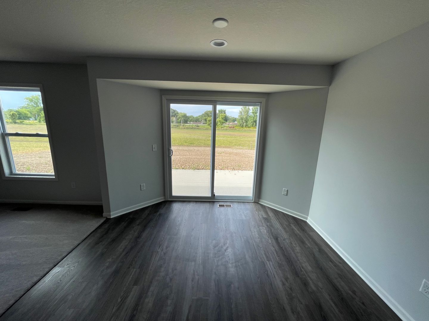 Building Photo - 1646 Teniente Ct