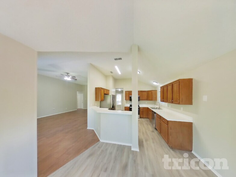 Building Photo - 2520 Clovermeadow Dr