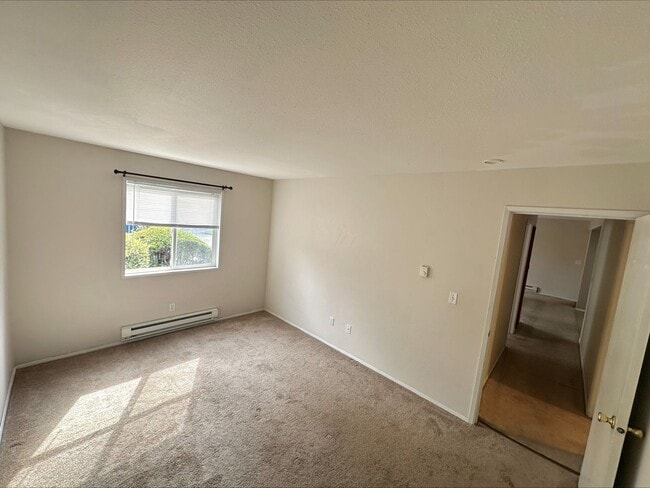 Building Photo - 6105 N 16th St