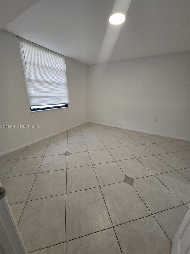 Building Photo - 3500 Whitehall Dr