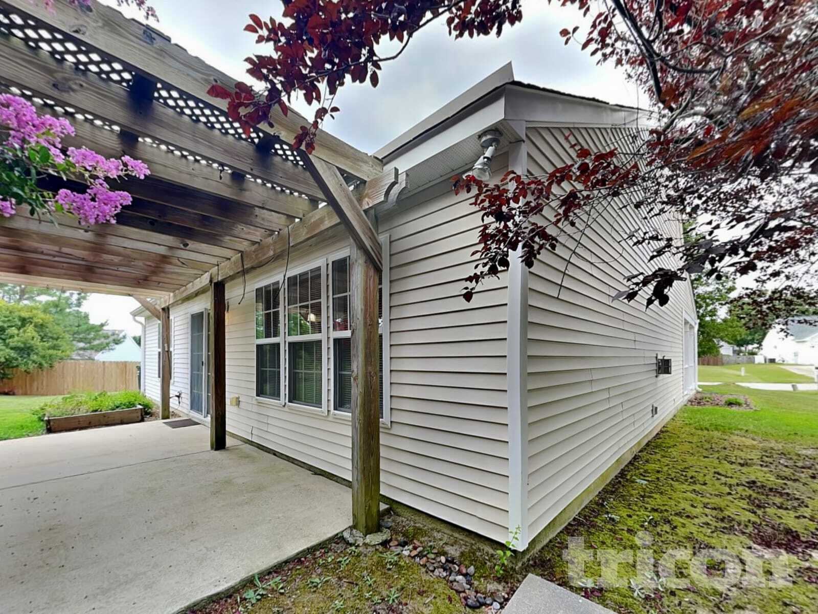 Building Photo - 3009 Softwind Dr