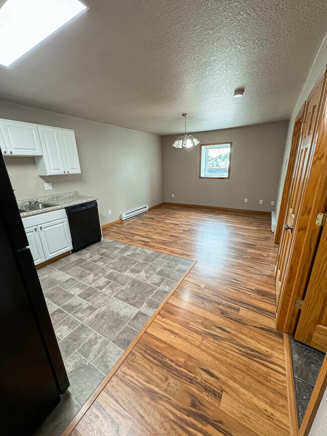 Building Photo - Theater Apartments Beulah