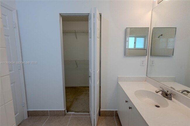 Building Photo - 719 NW 208th Way