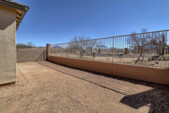 Building Photo - Almost New Rancho Sahuarita Home!