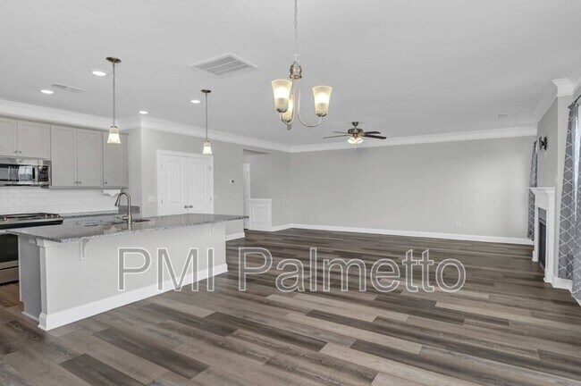 Building Photo - 318 Stillington St