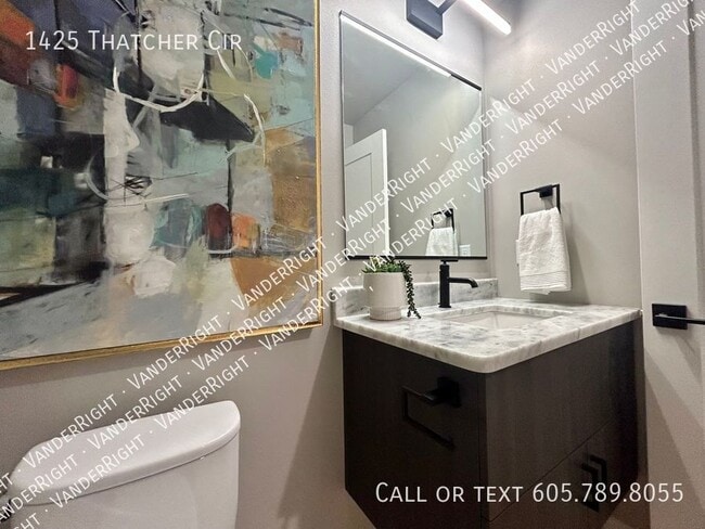 Building Photo - 1425 Thatcher Cir