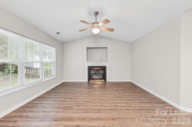 Building Photo - 145 English Hills Dr