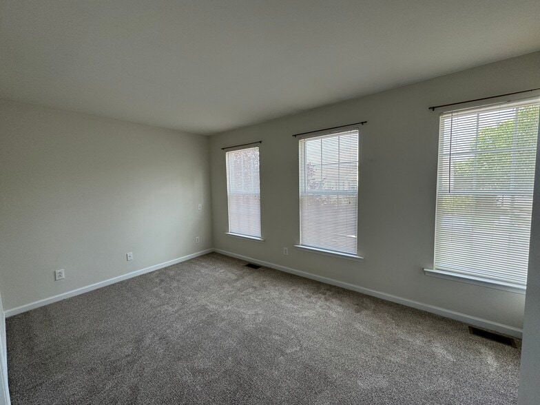 Bedroom 1 - 1540 Artisan Ct