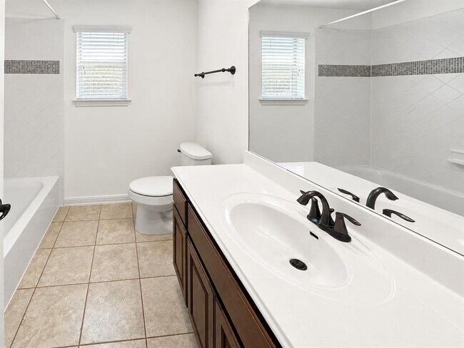 Building Photo - 14312 Senia Bend