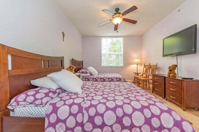 Building Photo - 630 S Sapodilla Ave